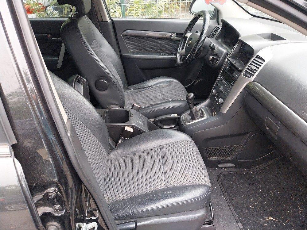 Chevrolet Captiva 2010 — rear view