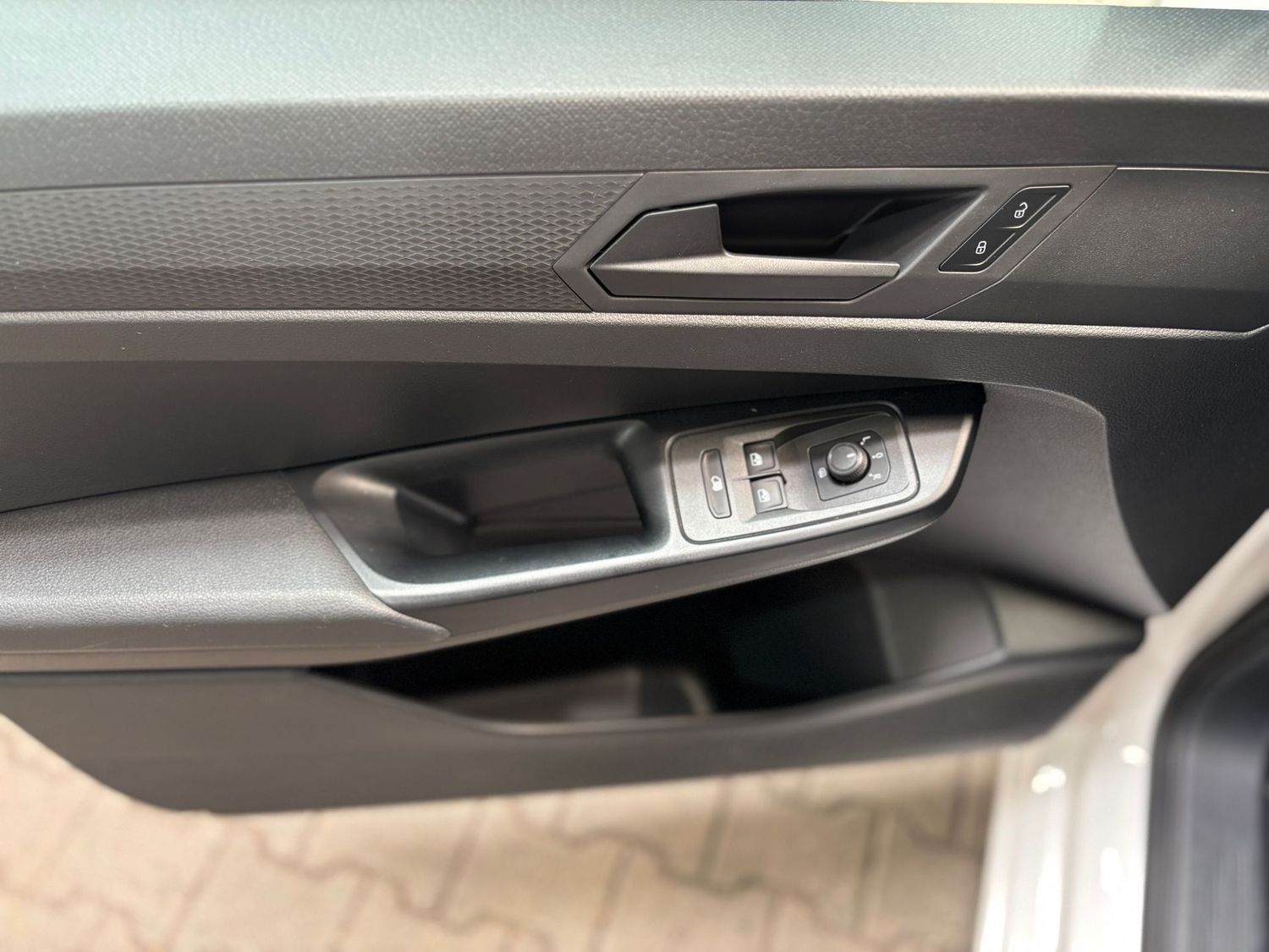 Fahrzeugabbildung Volkswagen Caddy Maxi EcoProfi#Kamera#AHK#Spur#Tempo.