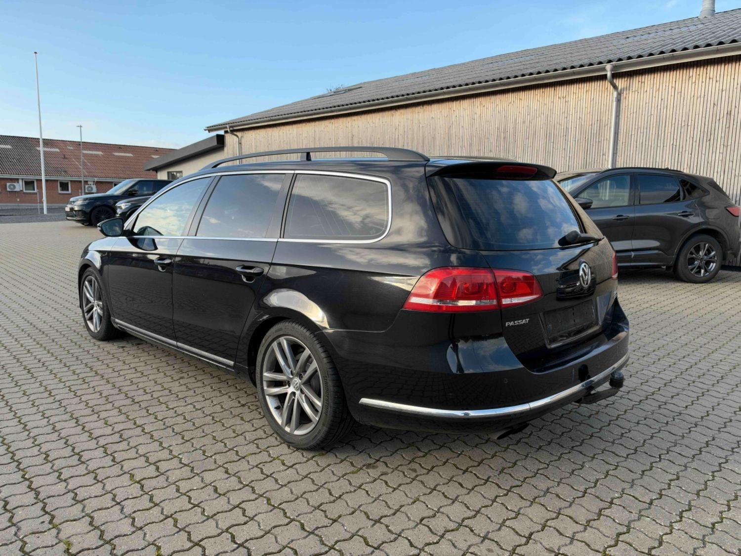 Volkswagen Passat 2014 — interior