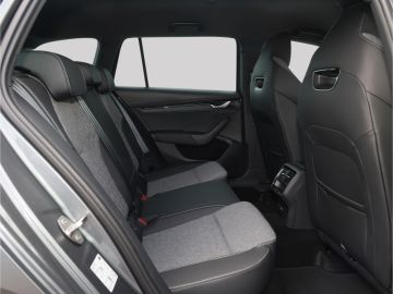 Skoda Octavia Combi 1.5 TSI Sportline Navi AHK Kamera