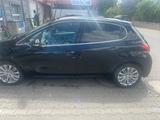 Peugeot 208 1.2 Allure PureTech 110 EAT6 S & S Allure - Peugeot 208 Allure mit Benzin-Antrieb