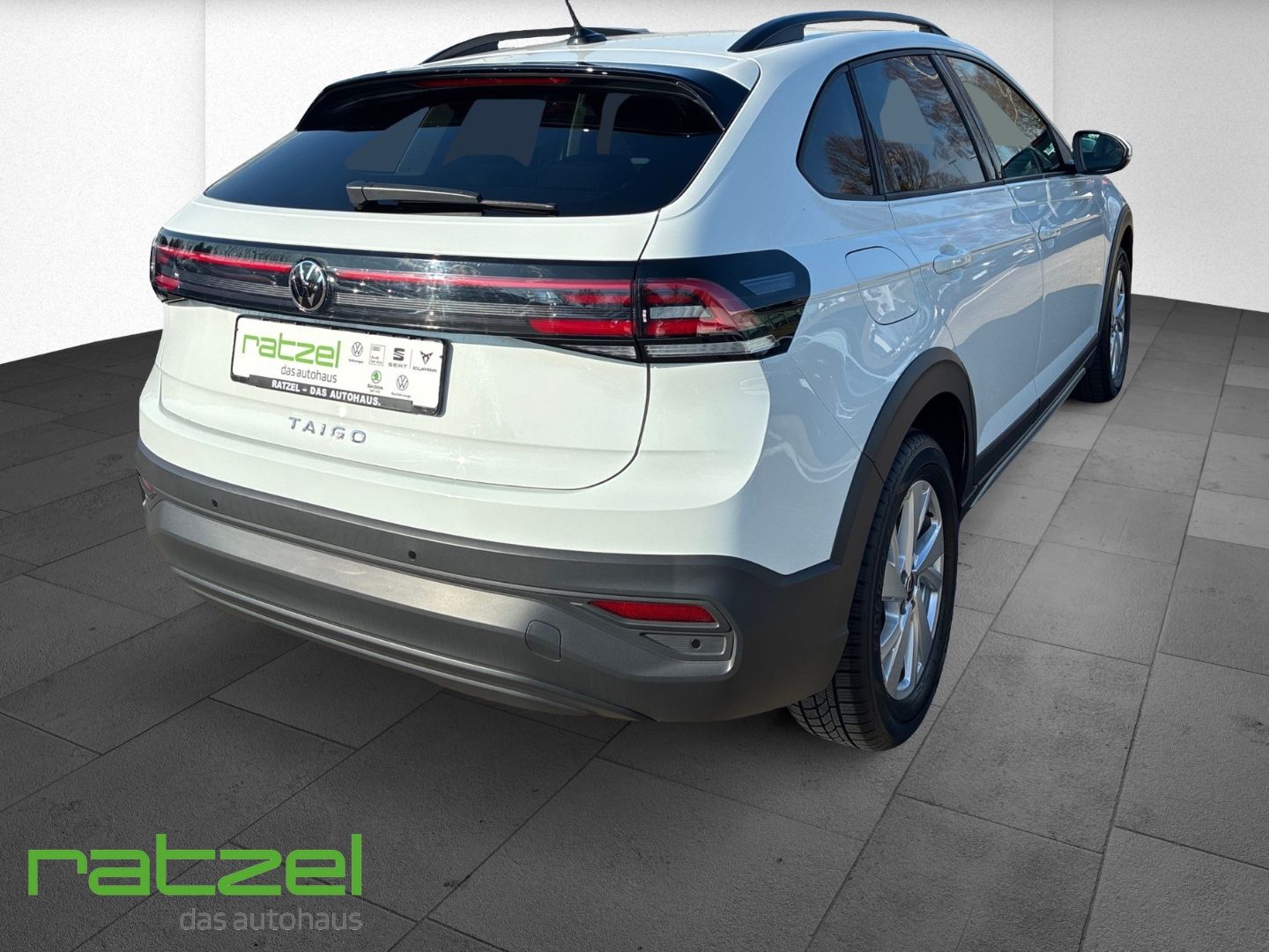 Fahrzeugabbildung Volkswagen Taigo Life 1,0 TSI LED DAB SHZ Spurhalteass. Ver