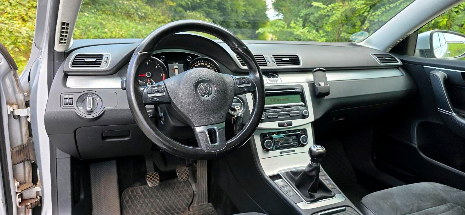 Volkswagen Passat 2011 — photo 10