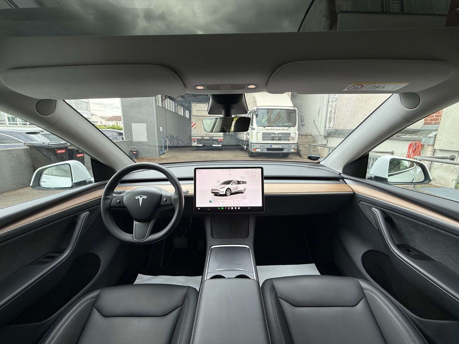 Tesla Model Y Basis RWD AHK Mwst. Garantie Finanz.4,69 foto 10