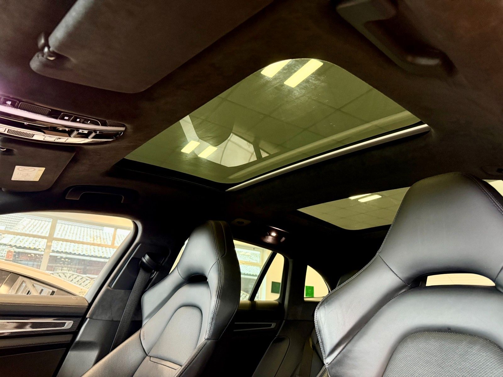 Fahrzeugabbildung Porsche Panamera GTS Sport Turismo Panorama/ACC/HeadUP