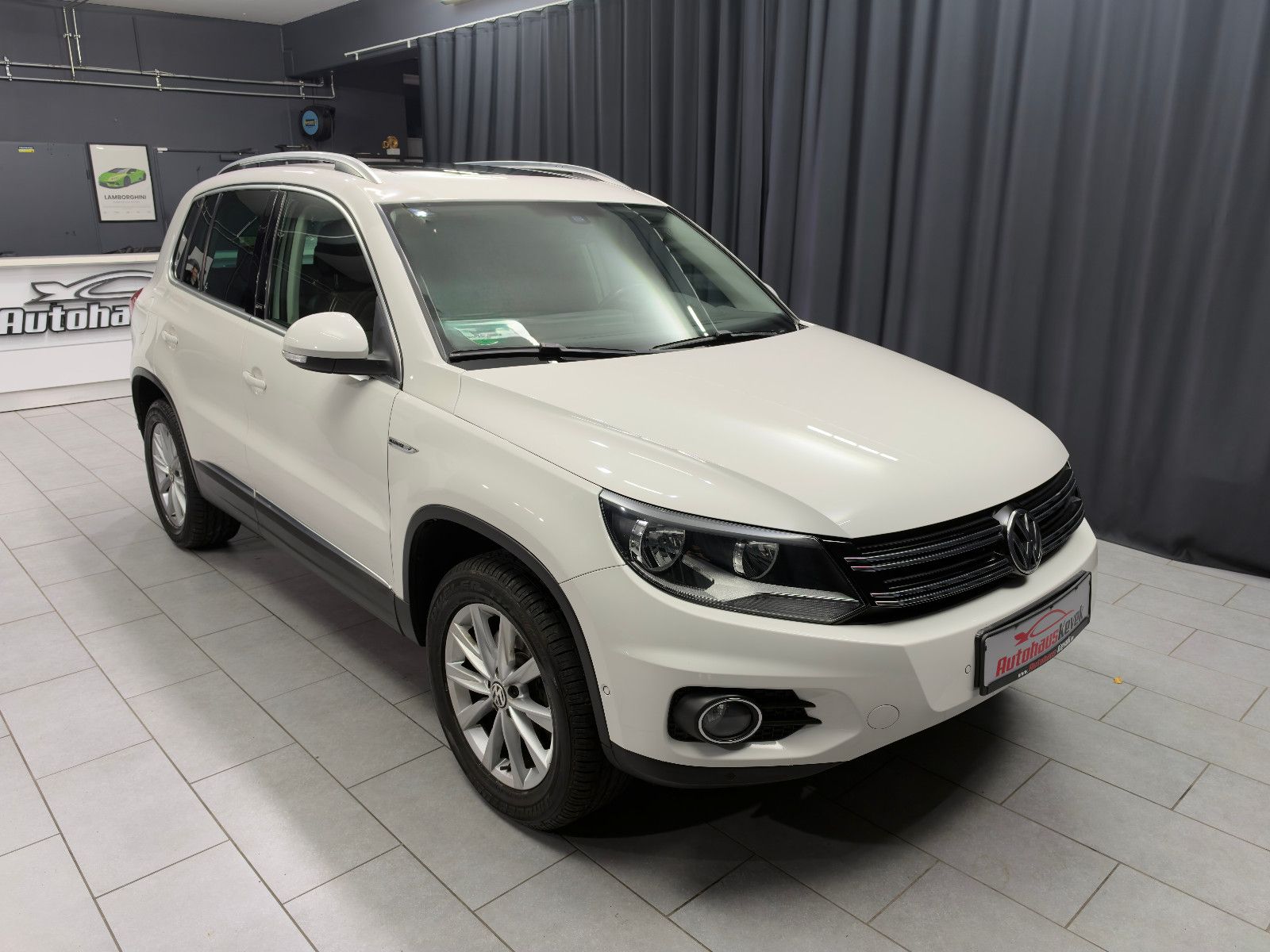 Fahrzeugabbildung Volkswagen Tiguan 2.0 TSI 4MOTION Track&Style |PANO|LEDER