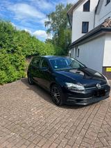 Volkswagen Golf 1.0 TSI 63kW Comfortline Comfortline - Volkswagen Golf mit Benzin-Antrieb: Limousine, 1.6