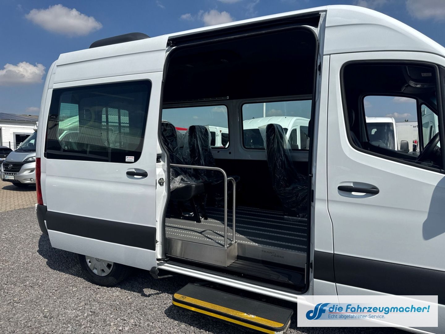 Fahrzeugabbildung Mercedes-Benz Sprinter III Tourer RWD AWD 315 CDI L2 DAB SHZ