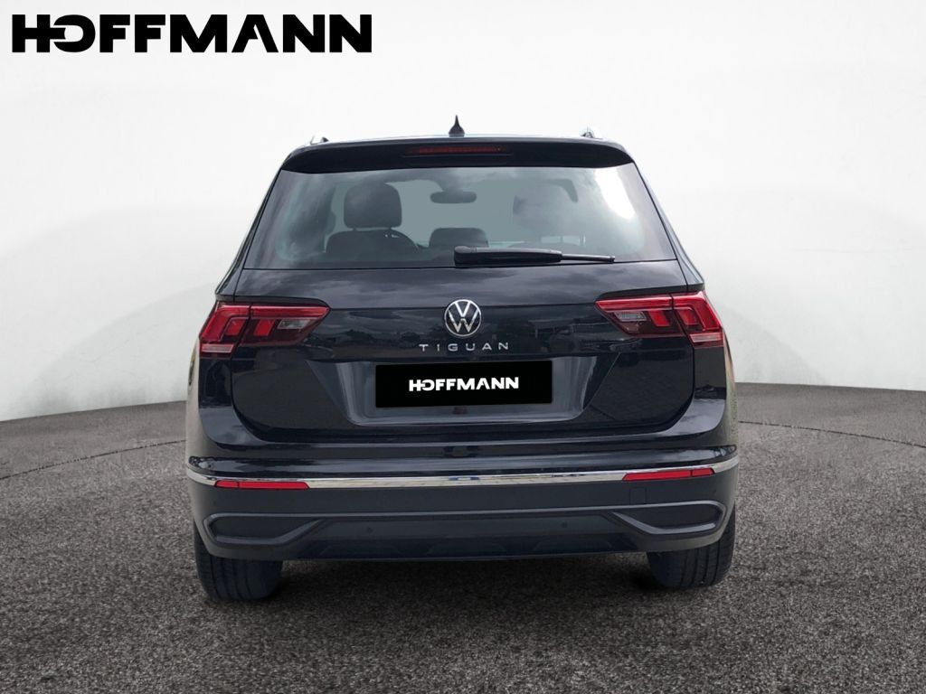 Fahrzeugabbildung Volkswagen Tiguan 1.5 TSI DSG Life AHZV NAVI Standheizung R