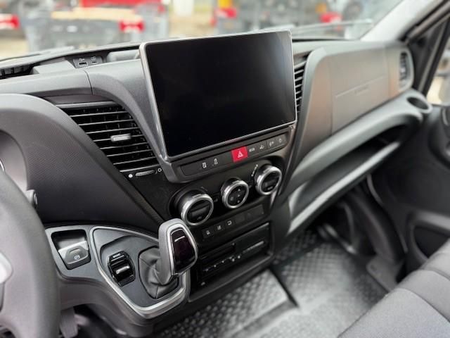 Fahrzeugabbildung Iveco Daily 70C18HA8/P Koffer LBW