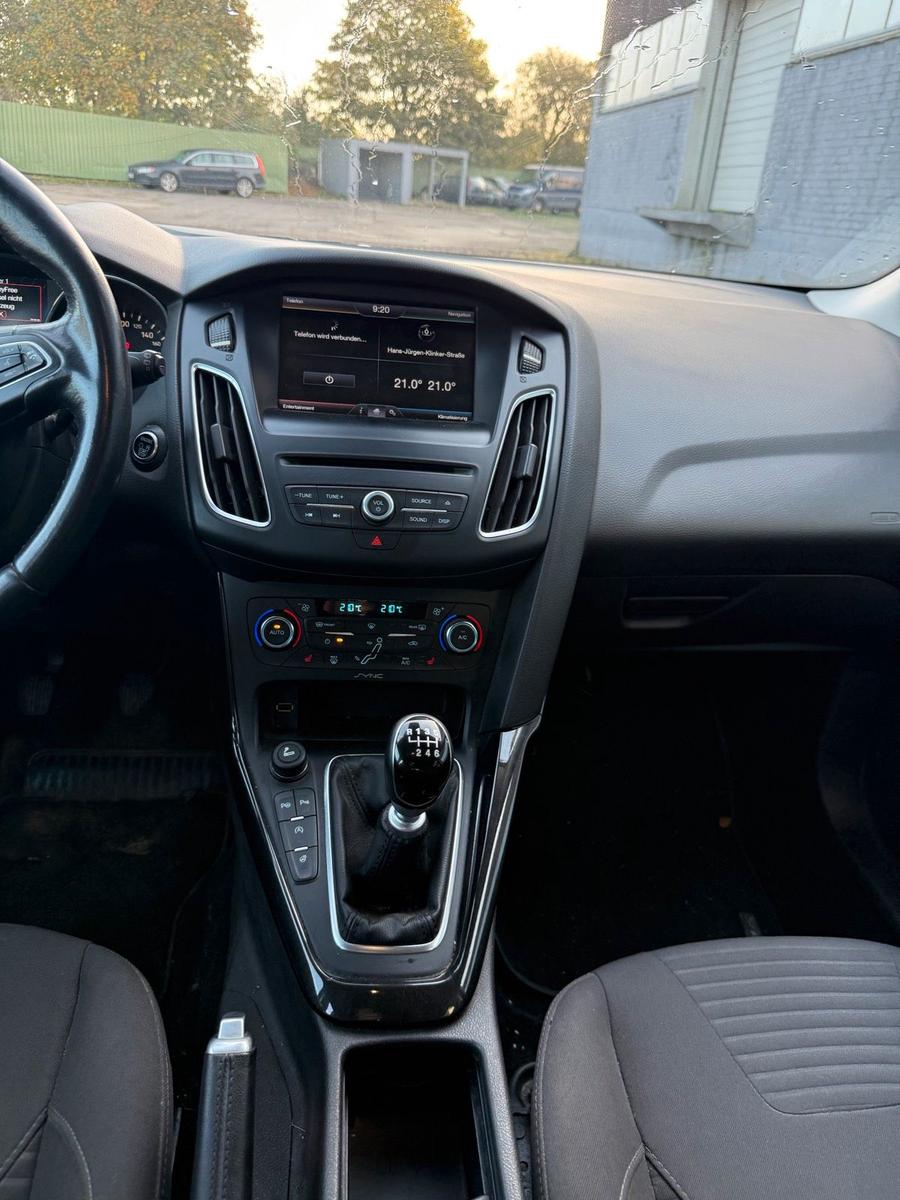 Ford Focus 2015 — photo 9