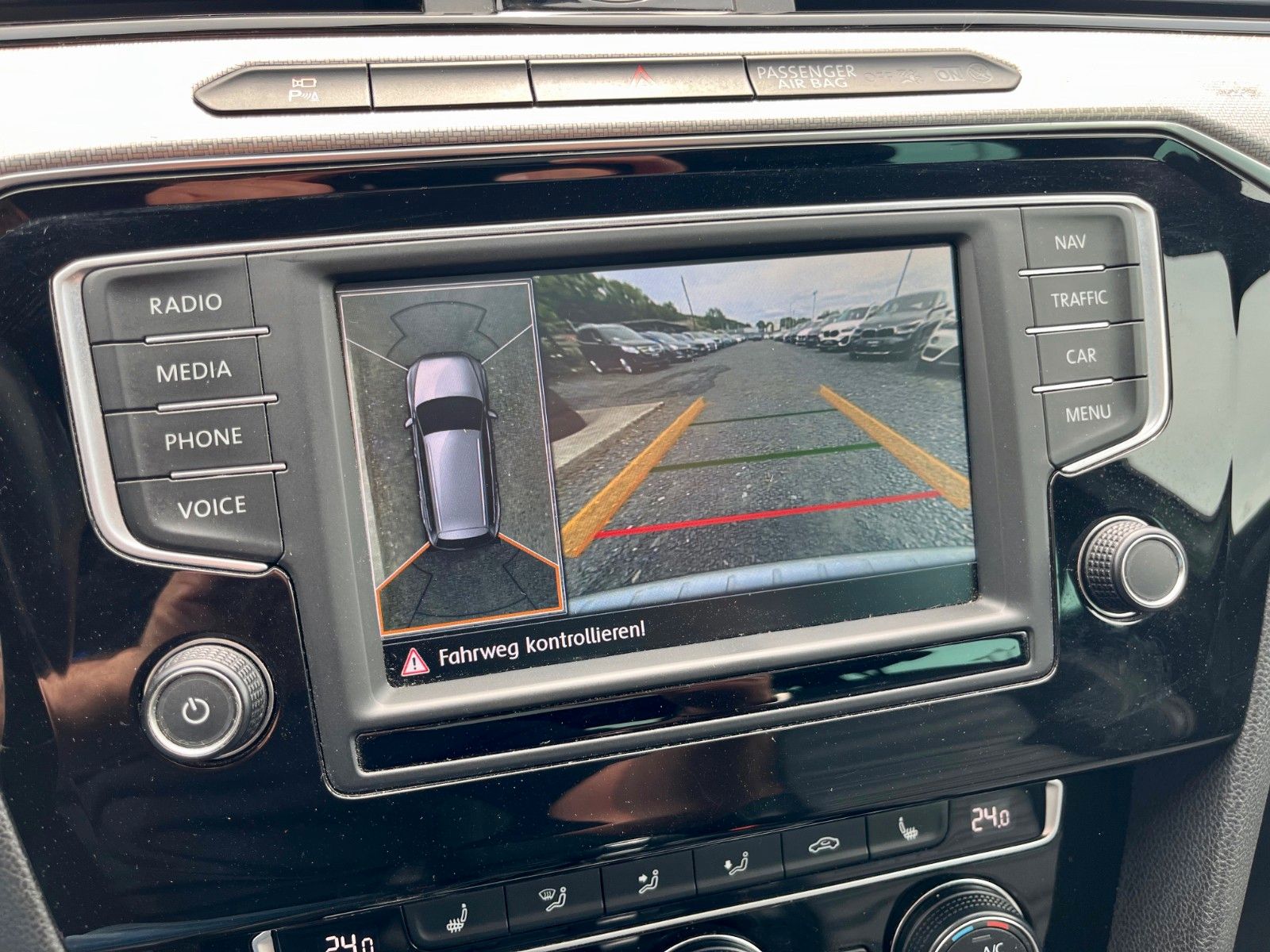 Fahrzeugabbildung Volkswagen 2.0 TSI DSG R-LINE/HIGHLINE Navi Pano AHK LED SP