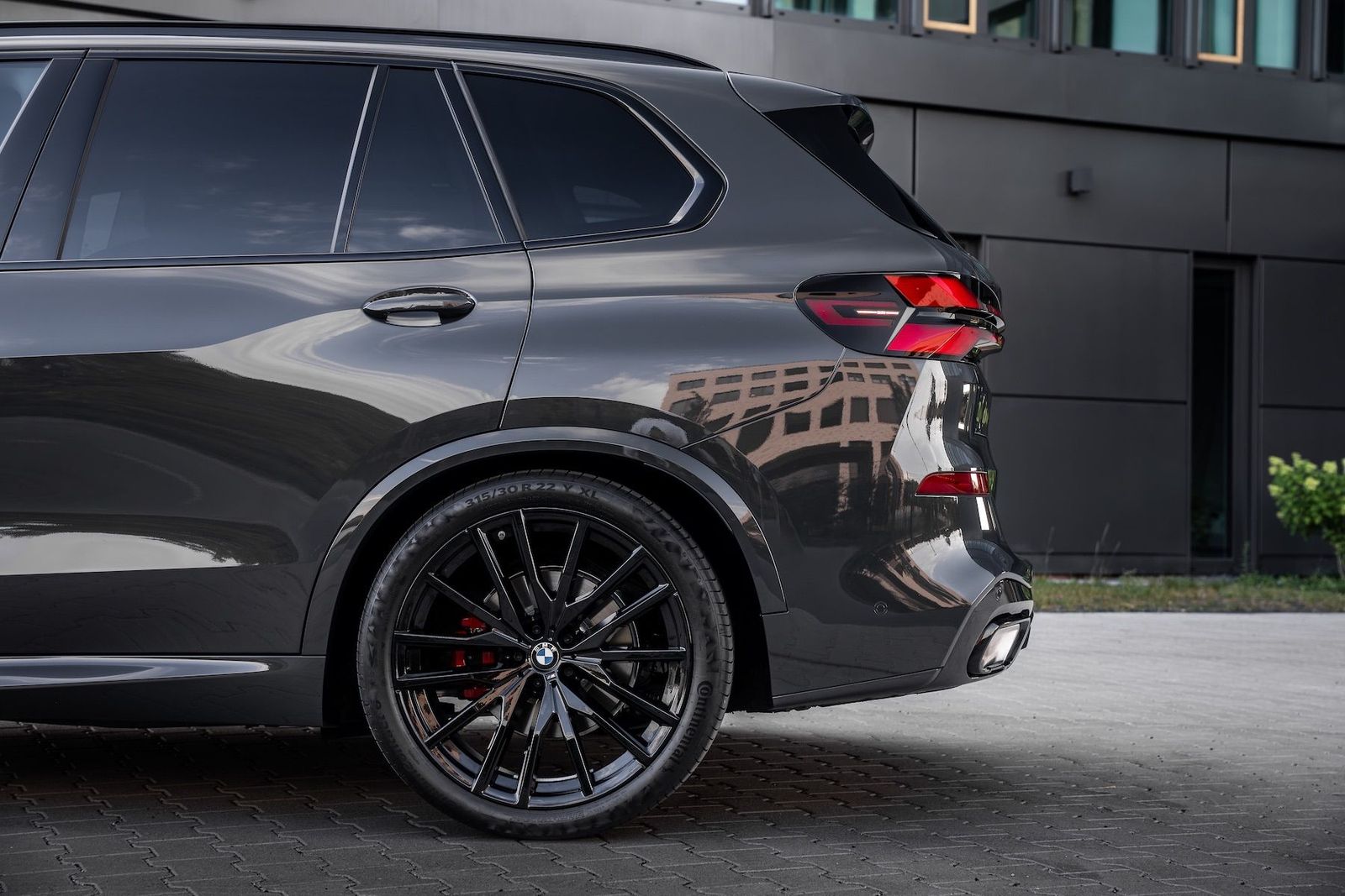 Fahrzeugabbildung BMW X5 40d xD M-SPORT PRO|AHK|ICONIC|MASSAGE|LUFT