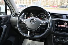 VW Tiguan 1.5 TSI Highline 34tkm LED AHK Sitzhz PDC