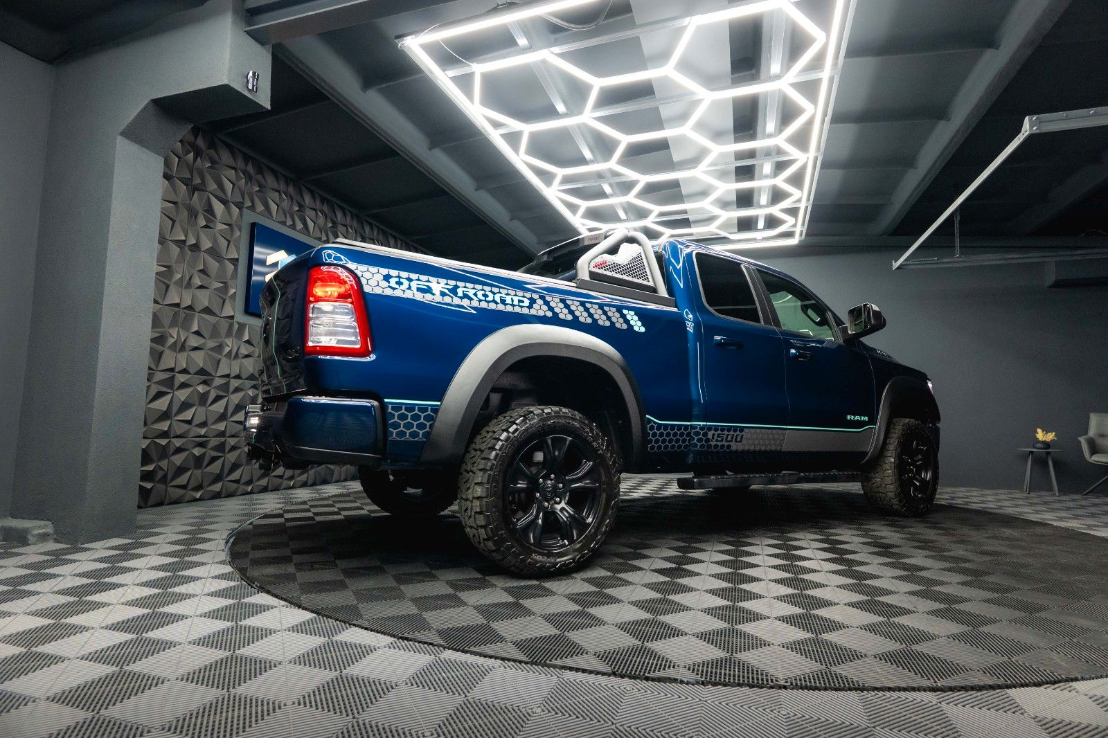Fahrzeugabbildung Dodge RAM 5.7 V8 HEMI 4x4 BLUE EDITION Offroad LONGBED