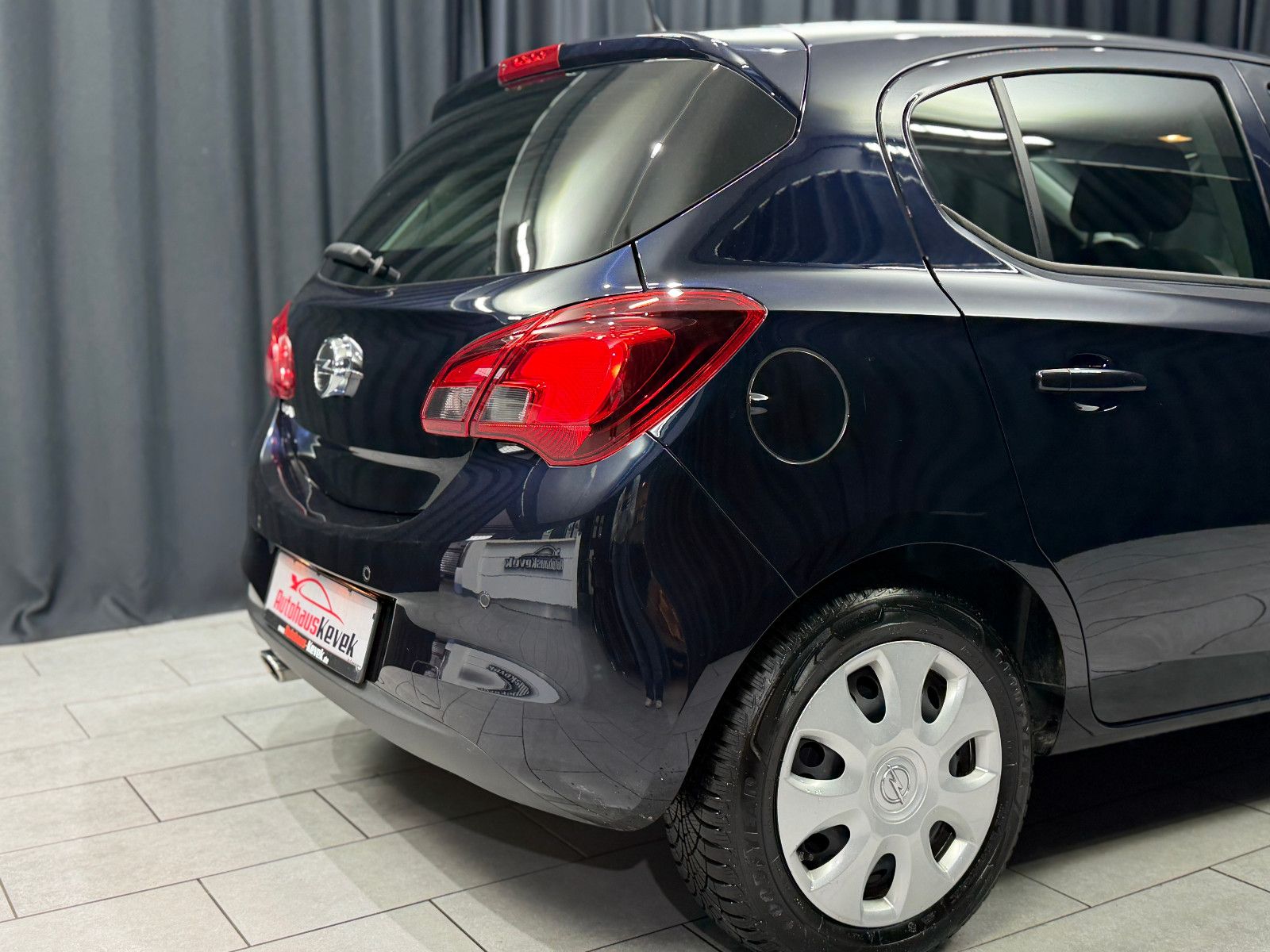 Fahrzeugabbildung Opel Corsa E|Automatik|RF-Kamera|Heizung|Bluetooth