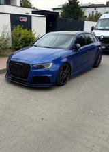 Audi RS3 2.5 TFSI S tronic quattro Sportback - - blaue Audi RS3