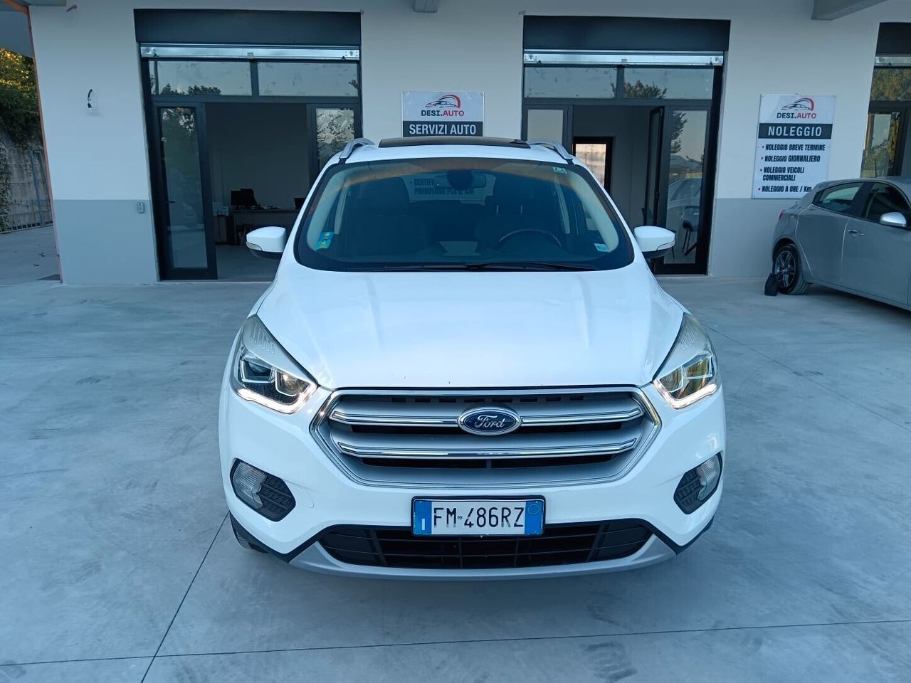 Ford Kuga - 1