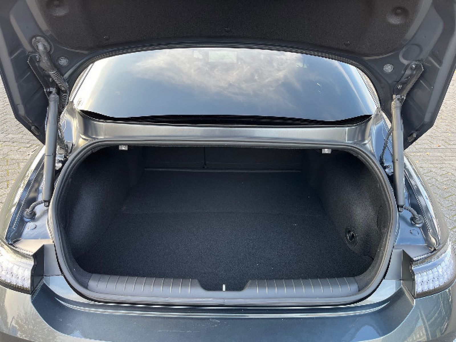 Hyundai IONIQ 6 – Bild 12