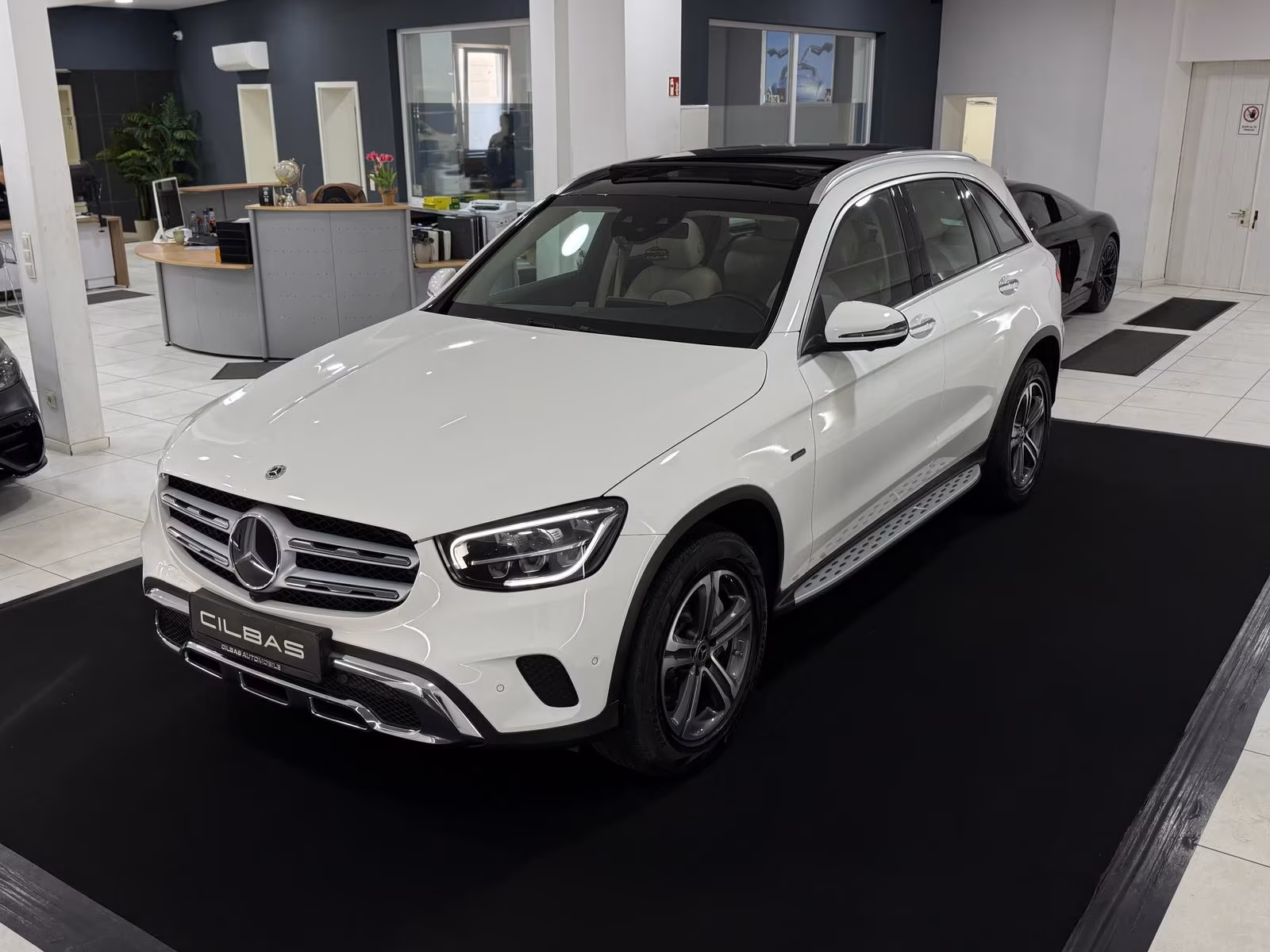 Mercedes-Benz GLC 300 e 4M PANO*WIDE*LEDER-BEIGE*BURM*360*DIST