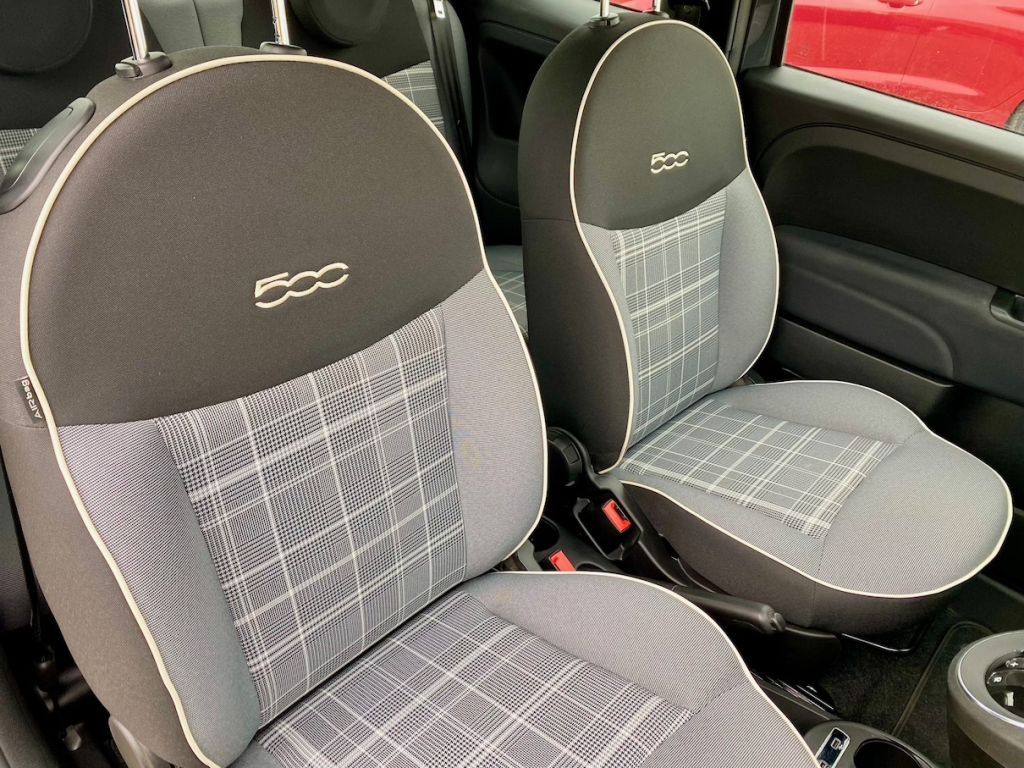 Fahrzeugabbildung Fiat 500 C 1.2 Dualogic Lounge PDC KLIMA ALU CARPLAY