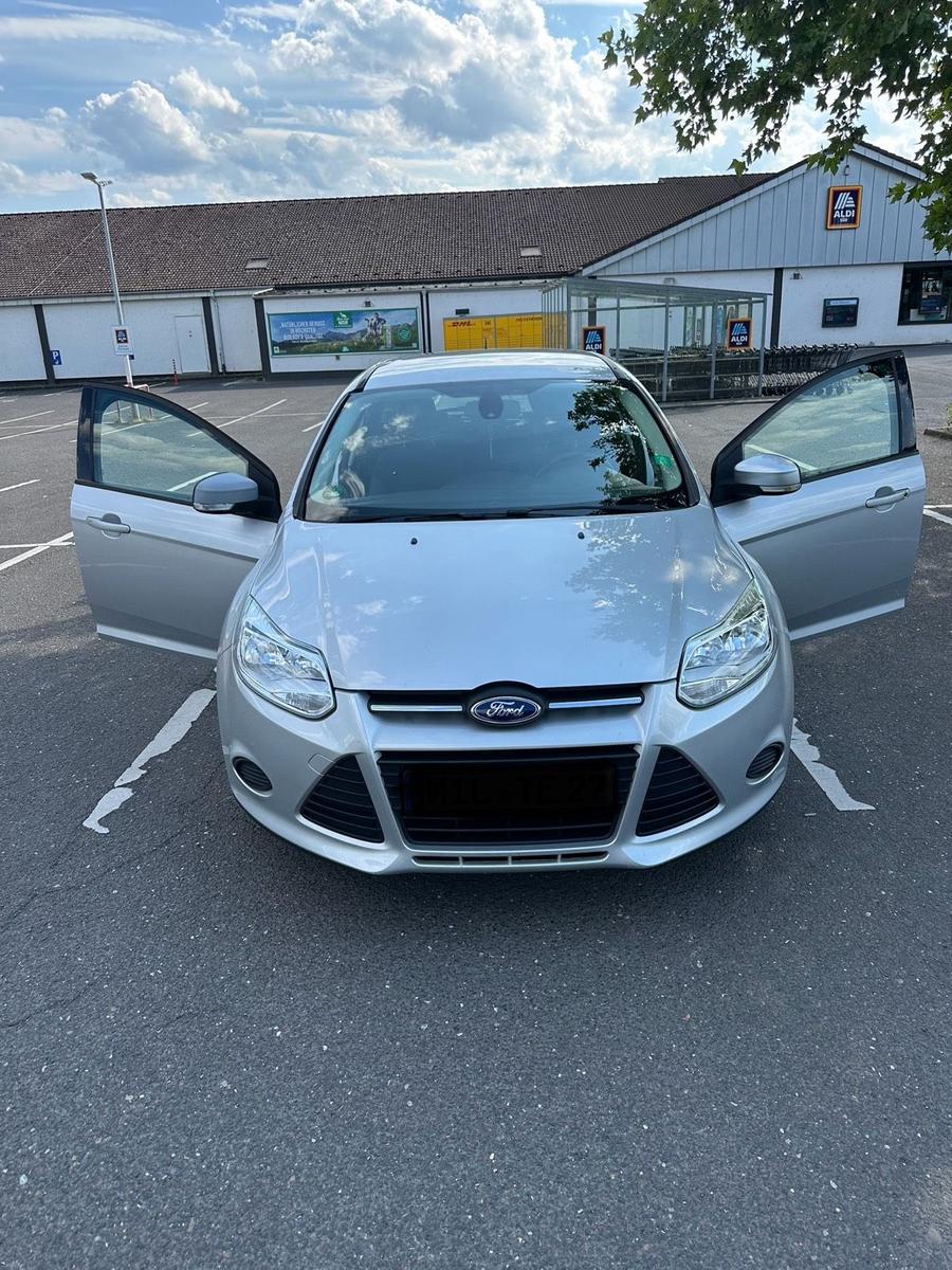 Ford Focus 2012 — photo 11