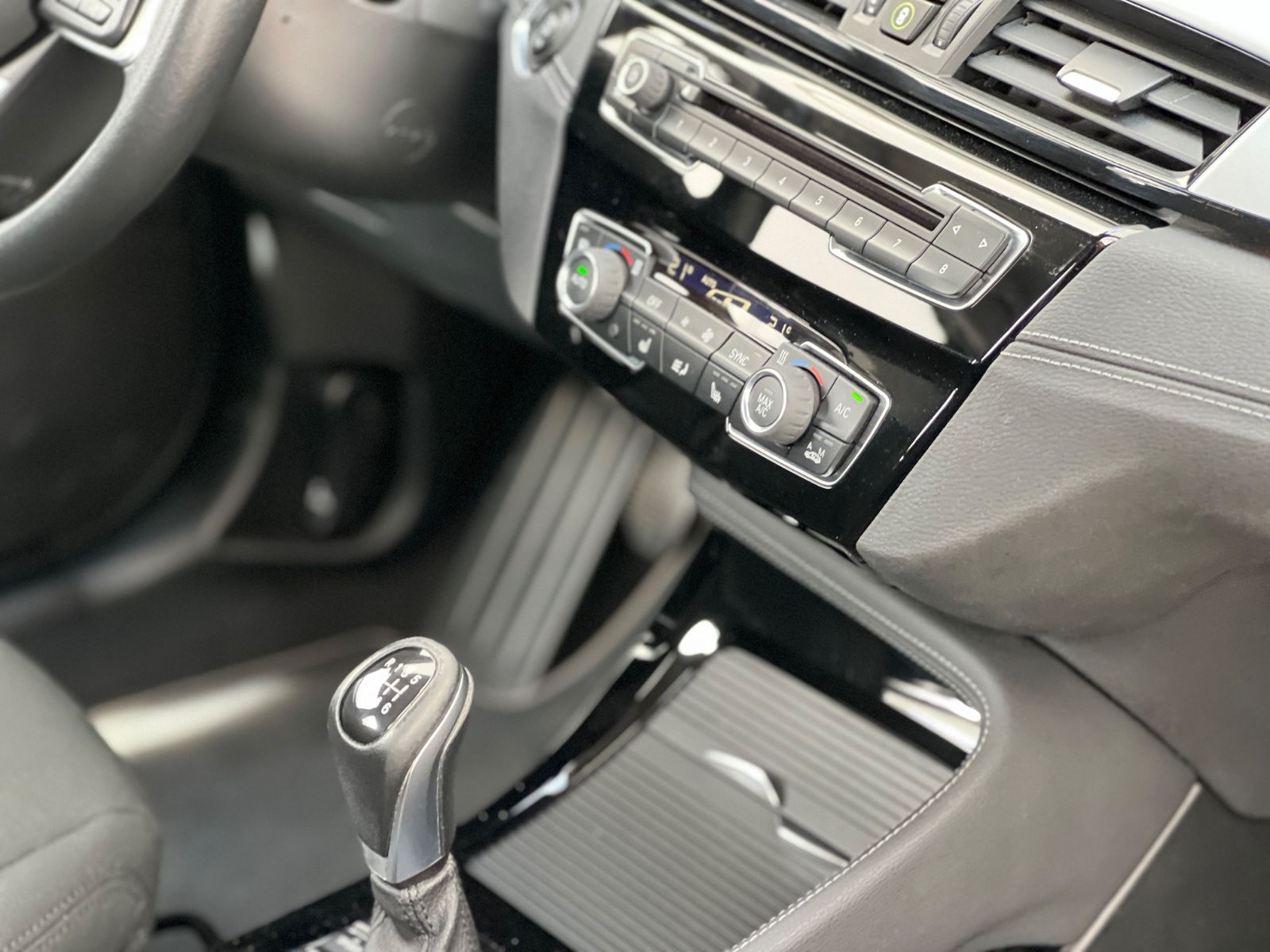 BMW X2 sDrive LED PDC HED-UP foto 17