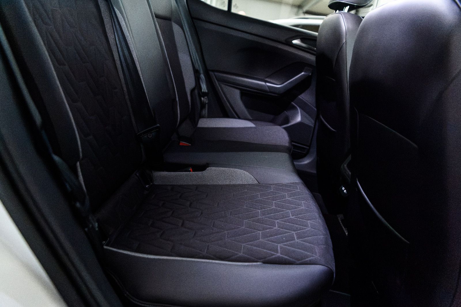 Fahrzeugabbildung Volkswagen T-Cross Goal 1.0 TSI DSG LED+AHK+KAMERA+KEYLESS