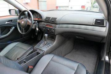 Fahrzeugabbildung BMW 318Ci