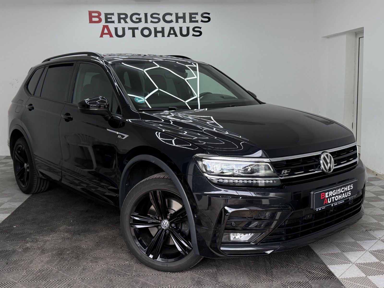 VW Tiguan Allspace 3xR-Line 4Motion*Black Style*360