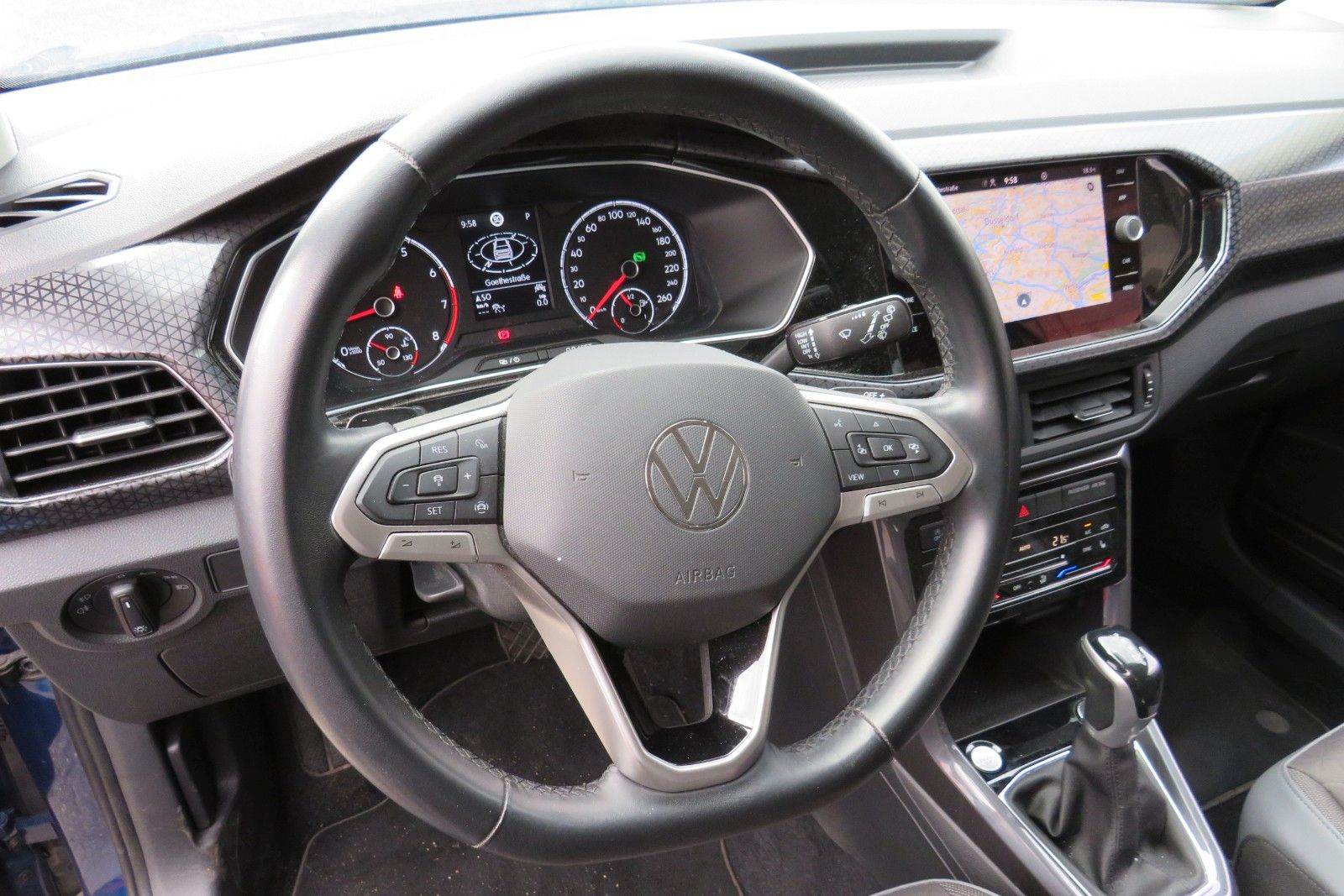 Fahrzeugabbildung Volkswagen T-Cross Highline DSG ACC NAVI AHK APP 1.HAND