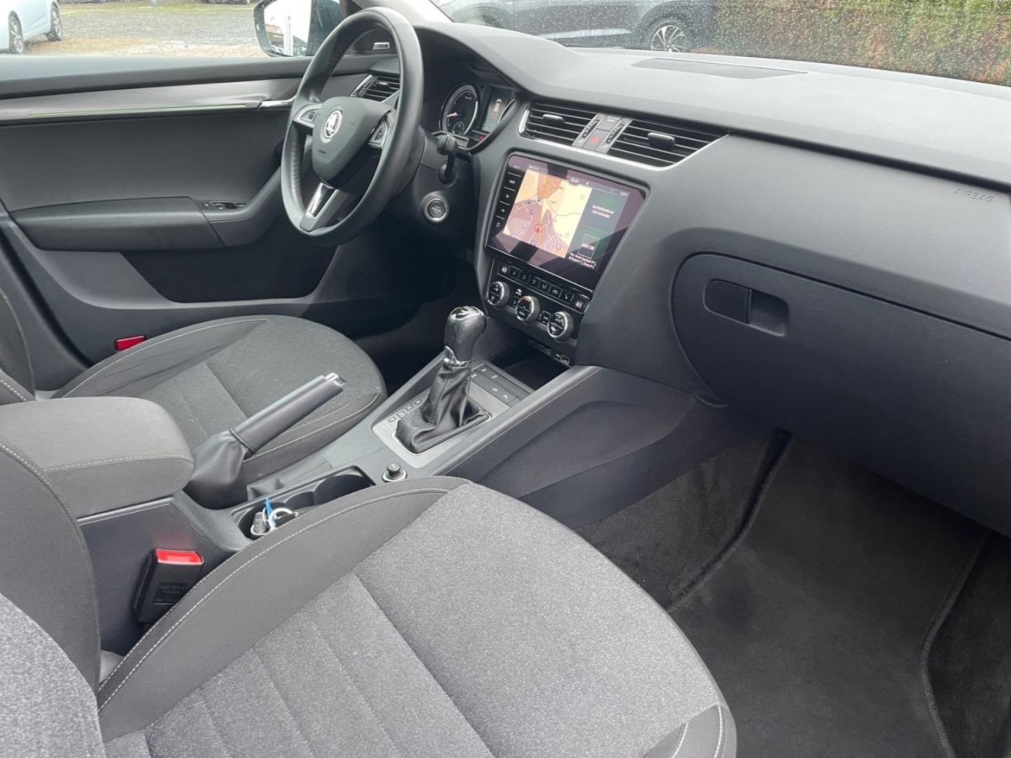 Fahrzeugabbildung SKODA Octavia 1.5 Combi Soleil Standheizung Panorama