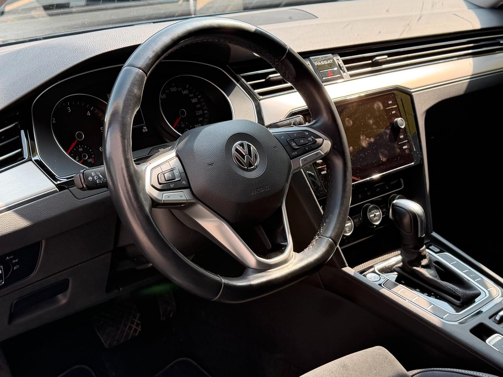 Volkswagen Passat 2.0 Variant Elegance LEDER/NAVI/LED/SHZ*, миниатюра 10