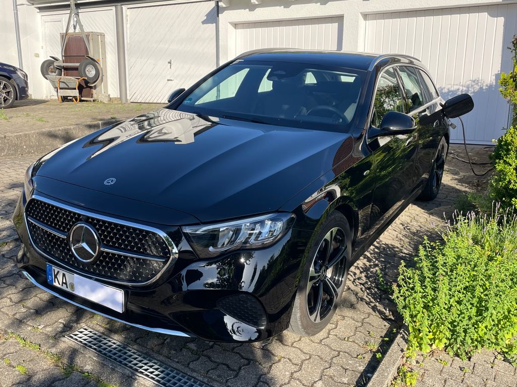 Image of Mercedes-Benz E 300