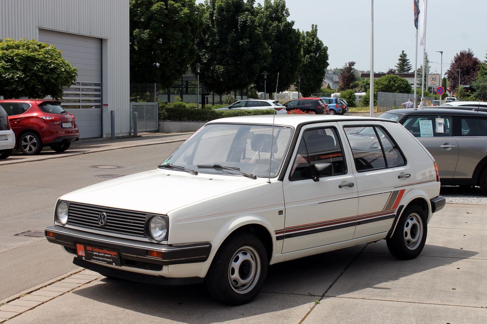 Fahrzeugabbildung Volkswagen Golf II 1,3 40KW 5-Türer Braun-Design Oldtimer