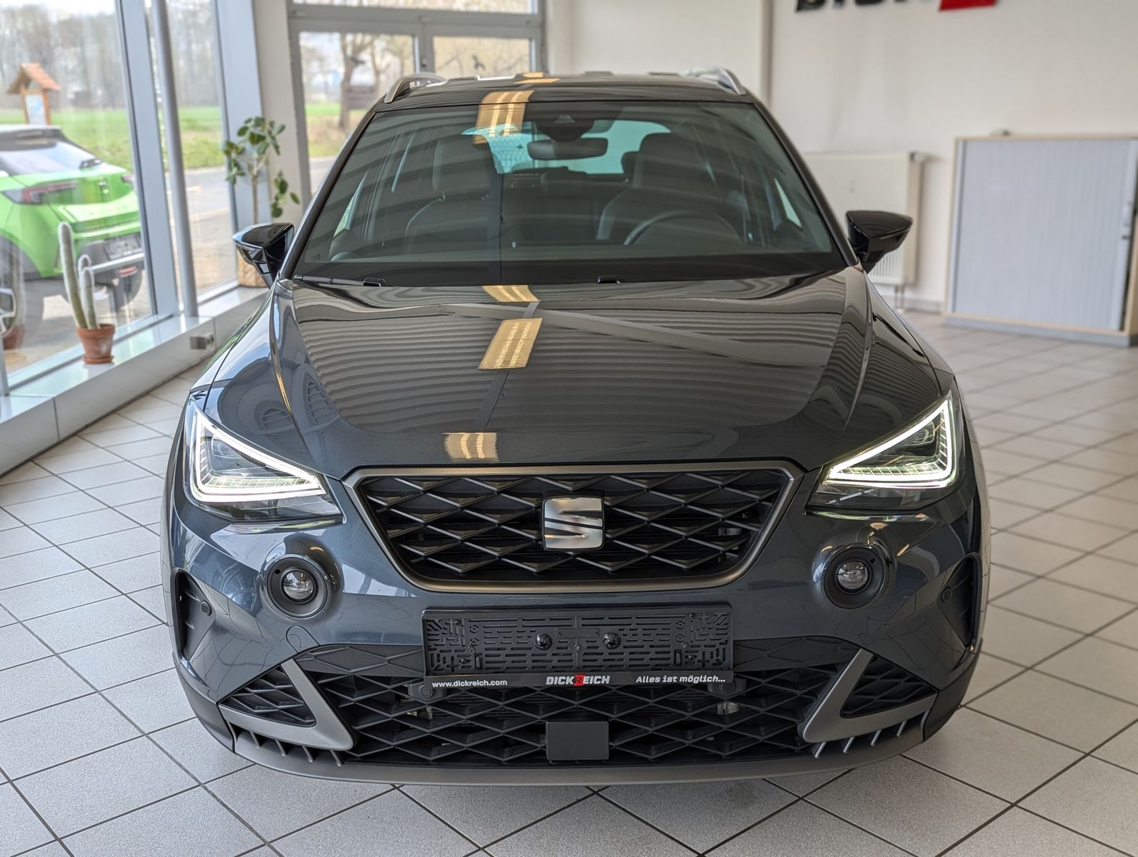 SEAT Arona 1.5 TSI DSG FR LED ACC Cam Dinamica AHK 18 - Image 2