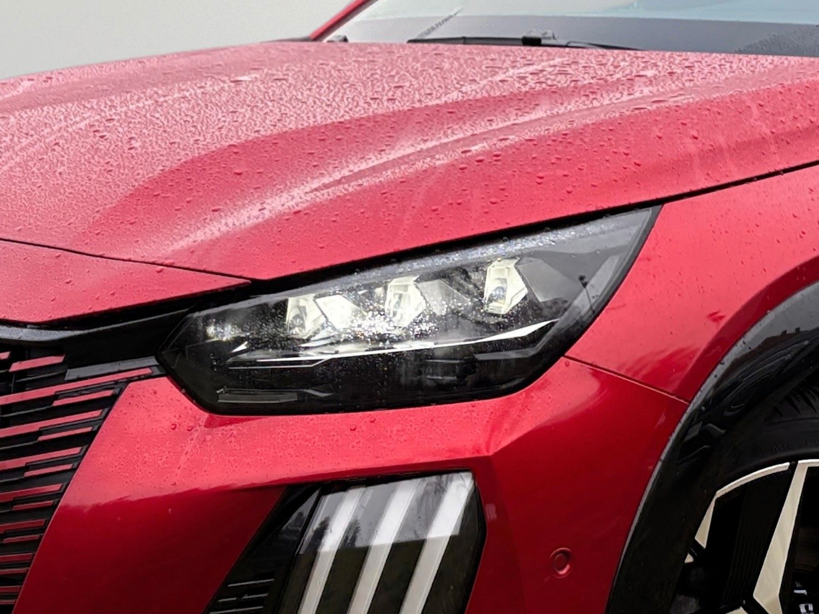 Fahrzeugabbildung Peugeot 208 GT