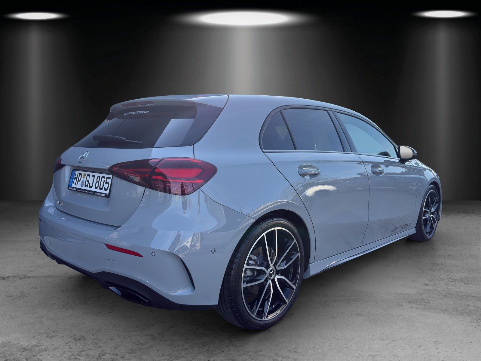 Fahrzeugabbildung Mercedes-Benz A 180 d AMG SPECIAL EDITION AHK PANODACH LED