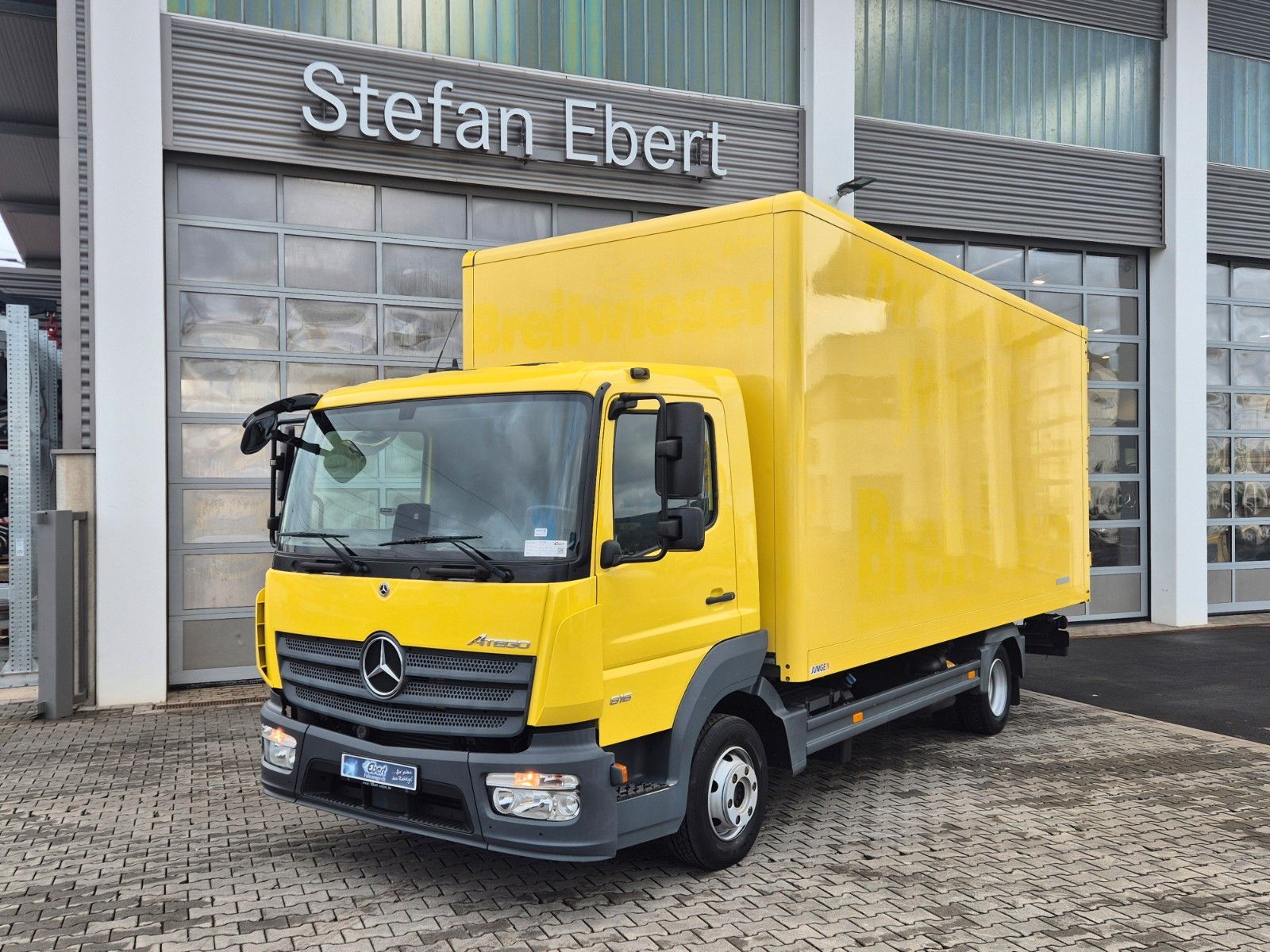 Fahrzeugabbildung Mercedes-Benz Atego 816 4x2 Möbelkoffer 3 Sitze