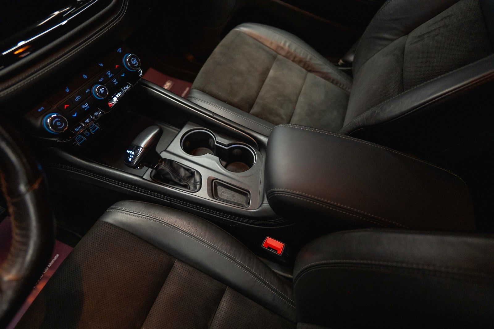 Fahrzeugabbildung Dodge Durango 3.6 V6 GT+ 4x4 SRT Night-Paket Modell 22