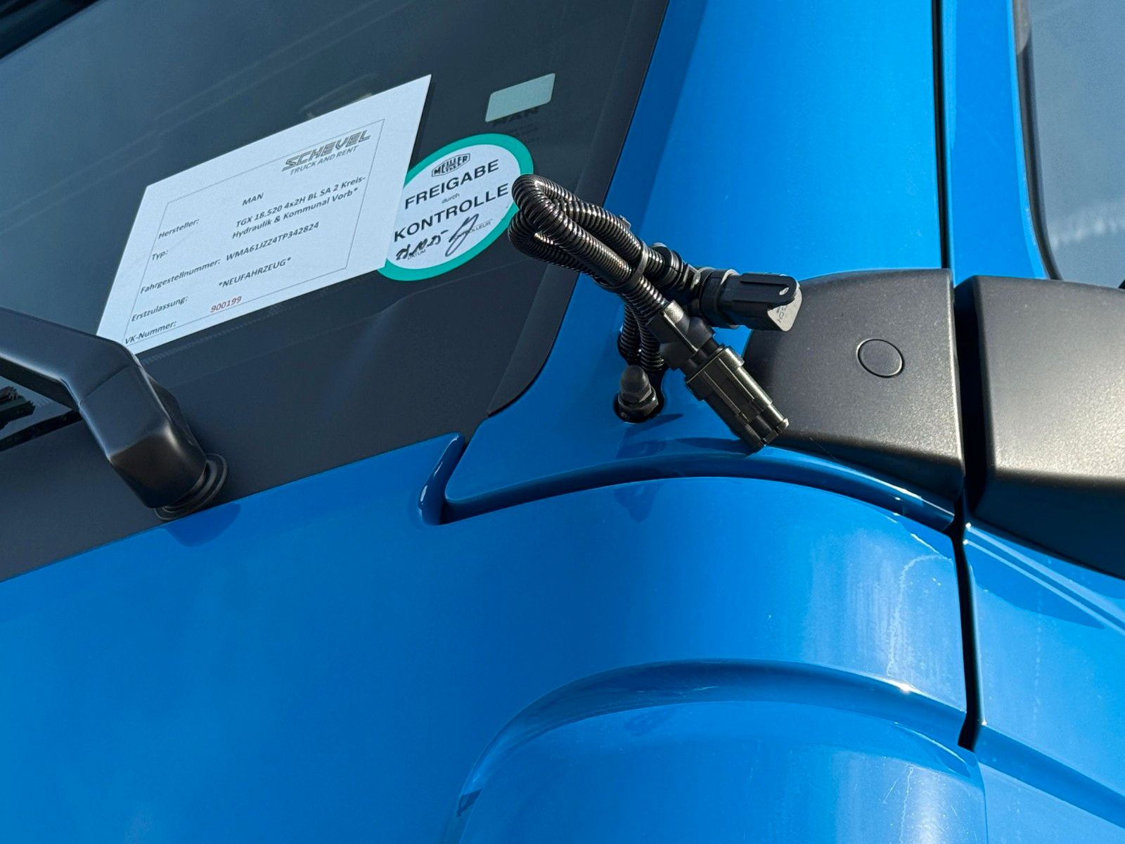 Fahrzeugabbildung MAN TGX 18.520 BL 4x2H Kommunal Hydr. Winterdienst