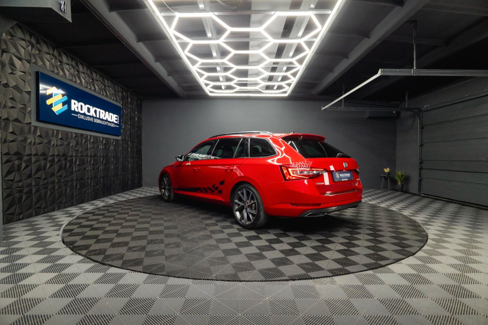 Fahrzeugabbildung SKODA Superb 1.8 TSI Combi Sportline | DAB | Alcantara