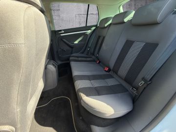 Volkswagen Golf V Lim. United*NAVI*APPLE*SHZ*KAMERA*PDC*