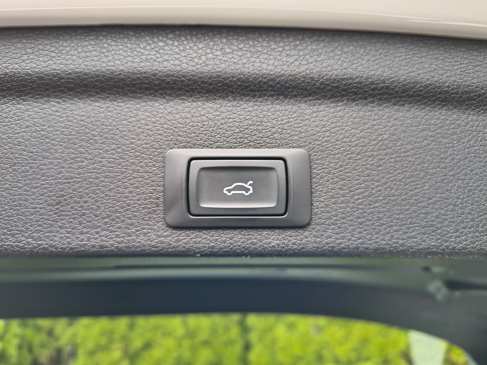Fahrzeugabbildung Audi Q3 Sportback 35 TDI S-tronic LED+MMI+AHK+SHZ+DSP