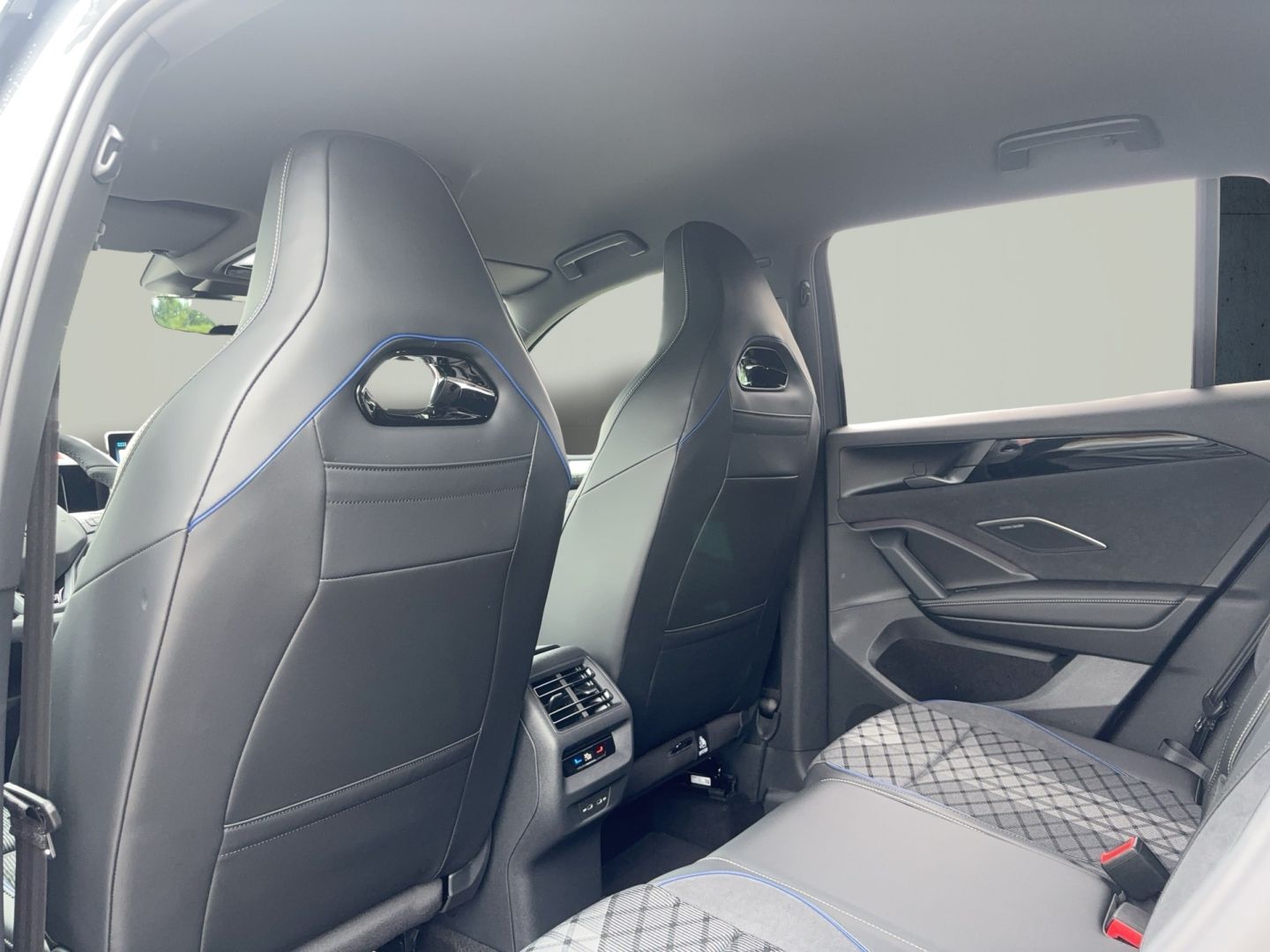 Volkswagen Tiguan - Bild 13