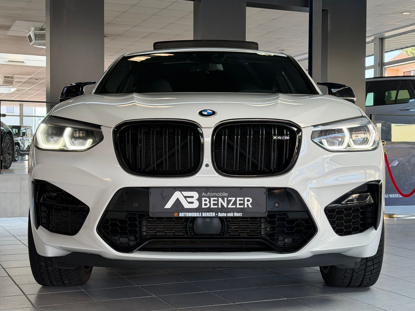 Fahrzeugabbildung BMW X4 M Competition/HUD/HARMAN-KARDON/S-DACH/AMBIEN