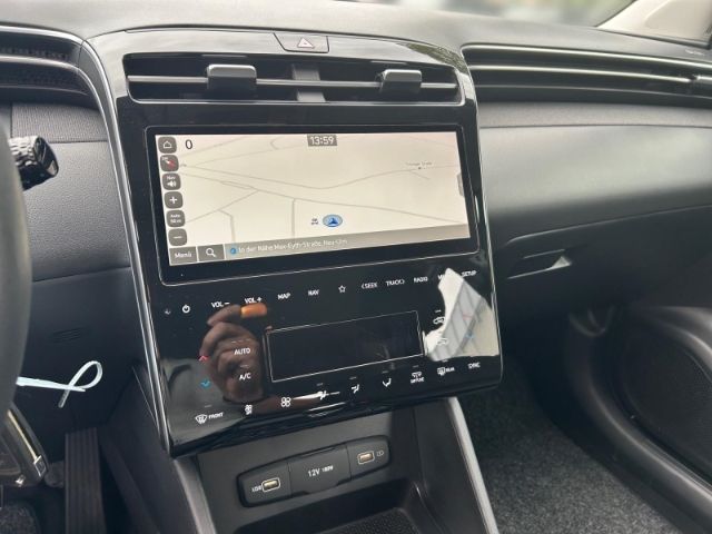 Fahrzeugabbildung Hyundai Tucson Select 2WD+LED-Paket Navi Digitales Cockp
