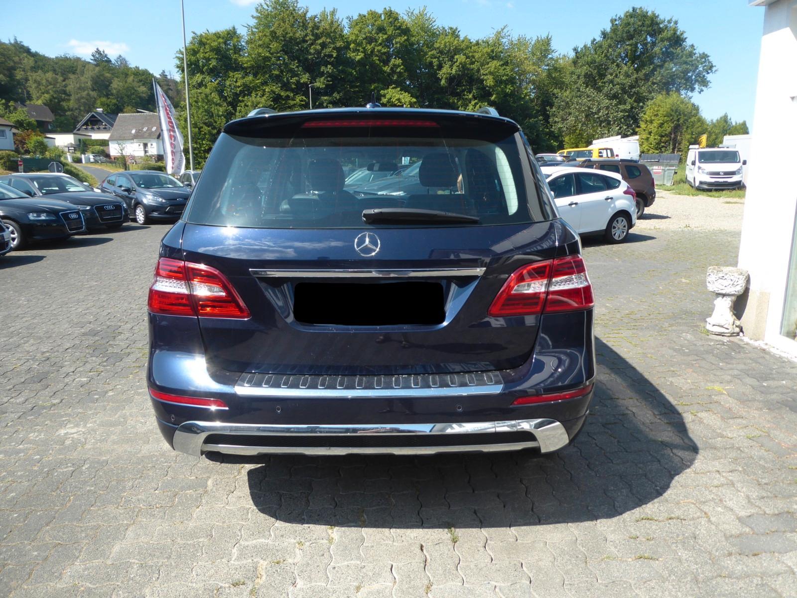 Mercedes-Benz ML 350 CDI BlueTec 4Matic Navi Pano Luftfahrwerk