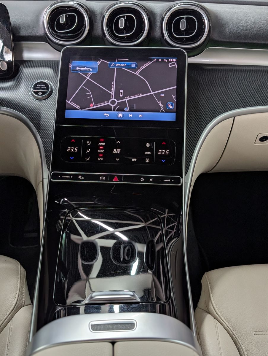 Fahrzeugabbildung Mercedes-Benz C 220 d T 2x Avantgarde LED AHK LEDER KAM 4x-SHZ