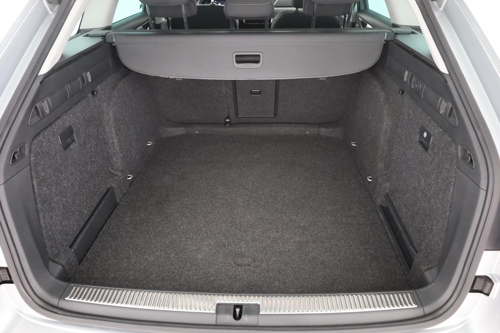 Skoda Superb Combi 2.0 TDI DSG Standheizung ACC 360°